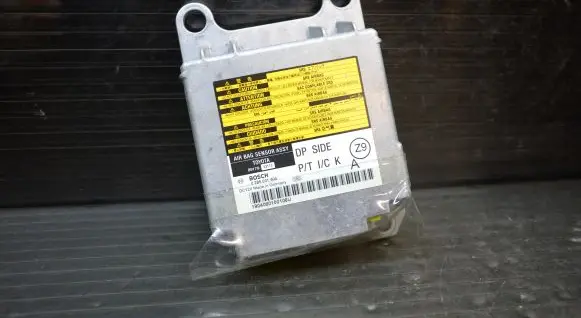 Lexus IS 220D-250-350 Airbag control unit/module 8917053110