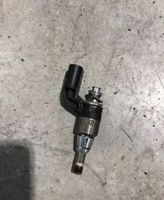 Fuel injector