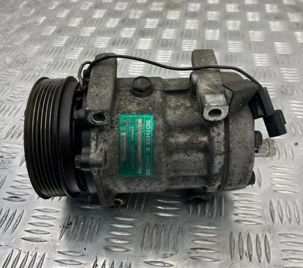 Volvo S40, V40 Air conditioning (A/C) compressor (pump) 8200040681 0711307134