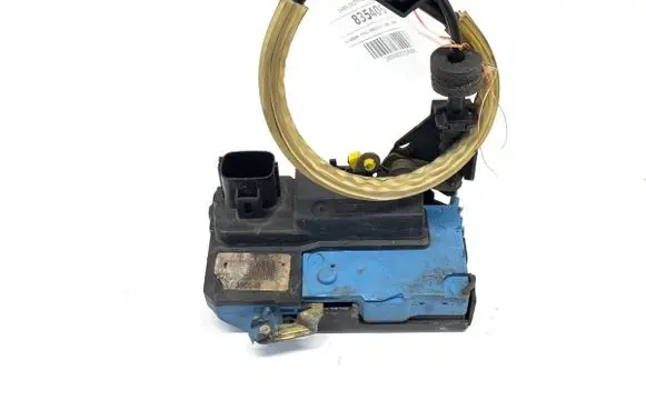 Volvo S60 Front door lock 8650546