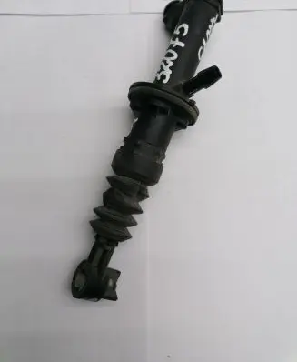 Renault Clio III Clutch master cylinder 8200436137C