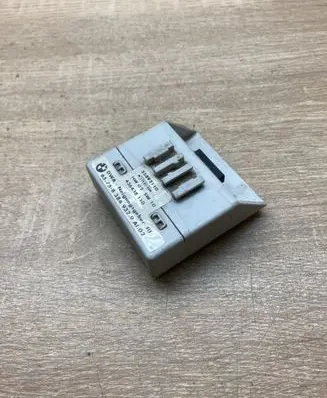 BMW 5 E39 Alarm relay 8386932 55892110