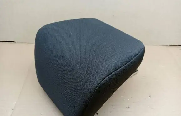 Suzuki Swift II Rear seat headrest