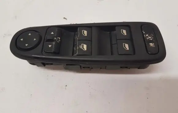 Citroen C4 I Picasso Electric window control switch 96639383zd