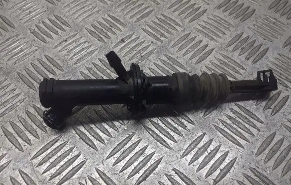 Renault Megane II Clutch slave cylinder 8200151770