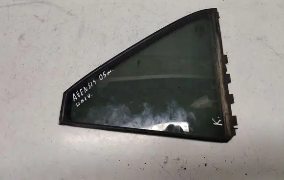 Toyota Avensis T250 Rear side window