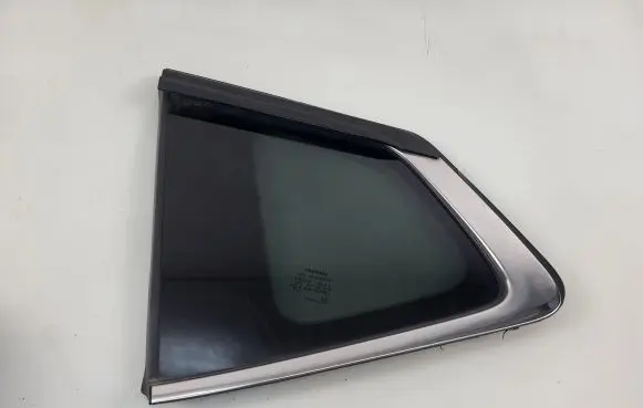 Nissan X-Trail T32 Rear side window