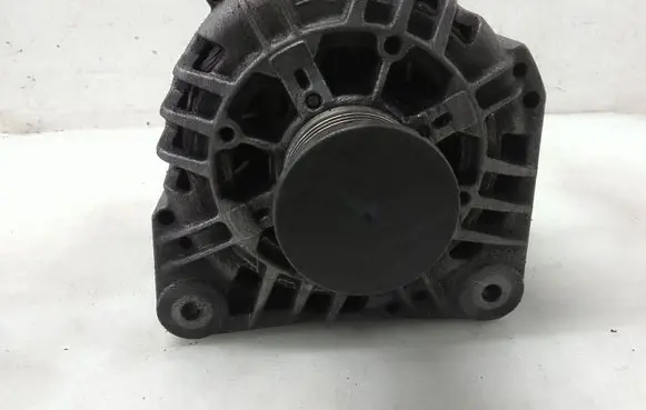 Volvo S40, V40 Generator/alternator 8251641