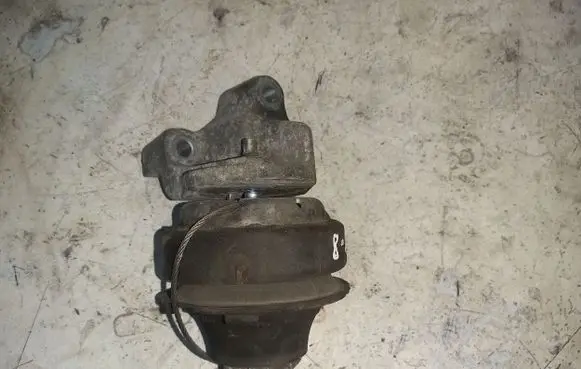 Volvo XC90 Engine mount bracket 30778953