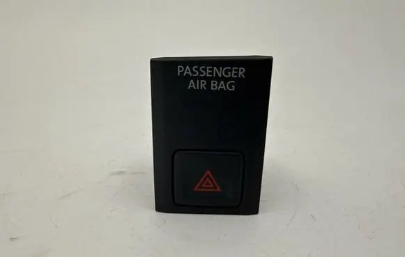 Volkswagen Tiguan Hazard light switch 5NC919225A