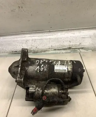 Opel Zafira B Starter motor 55352882