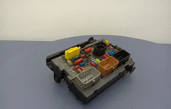 Citroen C5 Fuse box set 9675877980