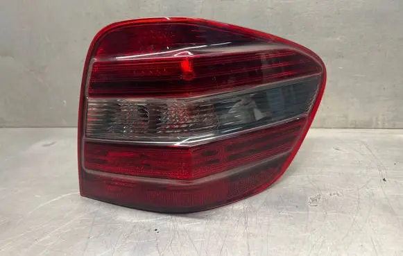 Mercedes-Benz ML W164 Rear/tail lights 404122R 404182R
