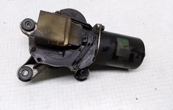 Nissan Almera Rear window wiper motor