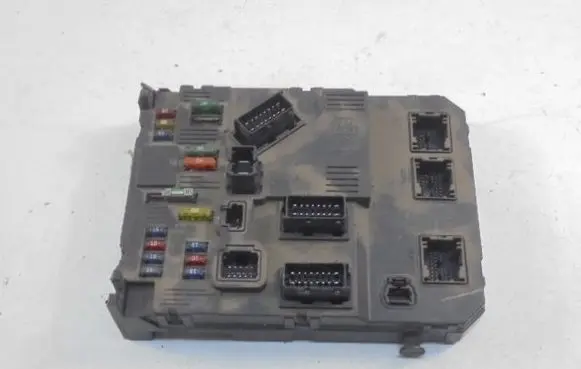 Citroen C3 Fuse box set 9650585880