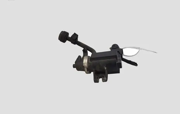 Volkswagen Touareg I Turbo solenoid valve 1J0906627C 72290303