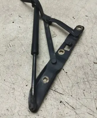 BMW 5 E39 Tailgate strut 3A7VAK