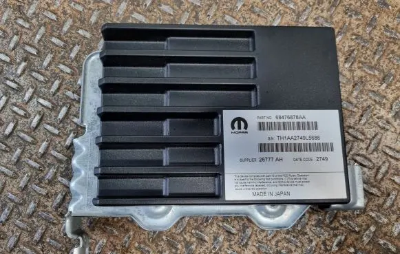 Chrysler Pacifica Sound amplifier 68476878AA 68257567AB