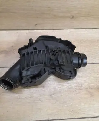 Intake resonator