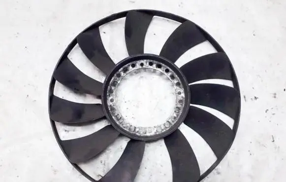 Volkswagen PASSAT B5 Fan impeller 058121301
