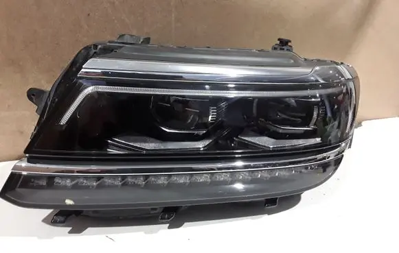 Volkswagen Tiguan Headlight/headlamp 5NB941081A