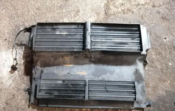 Ford Focus Intercooler air guide/duct channel BM518473B