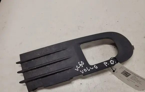 Volvo V50 Front bumper lower grill 30655885