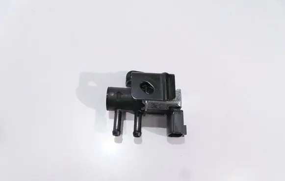 Suzuki Swift III Vacuum valve K5T48596