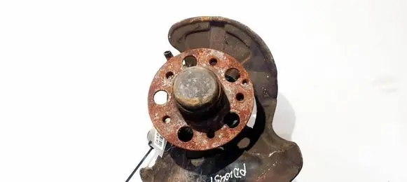 Mercedes-Benz C W203 Front wheel hub 