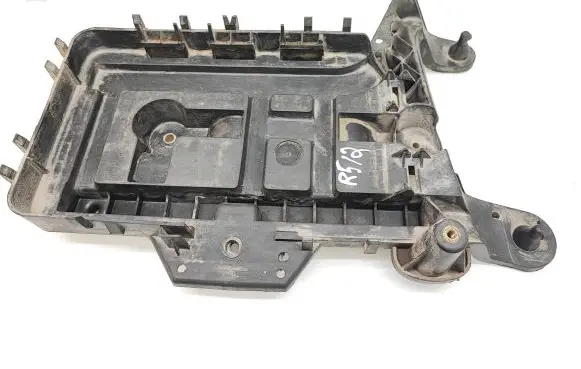 Battery tray
