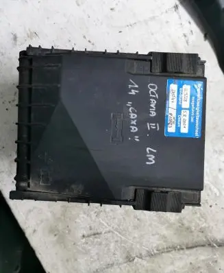 Skoda Octavia Mk2 (1Z) Fuse module