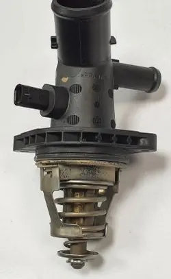 Opel Insignia A Thermostat housing 55486847