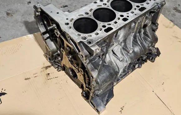 BMW 5 F10 F11 Engine block 7810596