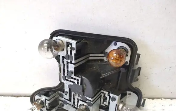 Audi A4 S4 B6 8E 8H Tail light bulb cover holder 153948