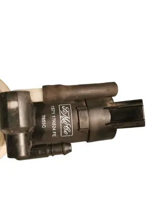 Volvo V70 Windscreen/windshield washer pump 1S7117K624FE T655C