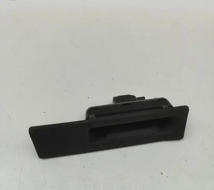 BMW X1 F48 F49 Tailgate/boot open switch button 7463161