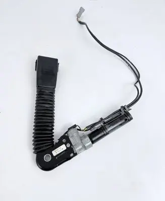 BMW 3 E92 E93 Front seatbelt buckle 9177772 563067417D