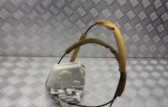 Mazda 2 Rear door lock