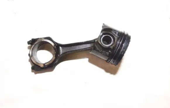 Ford Mondeo Mk III Piston with connecting rod 24574B