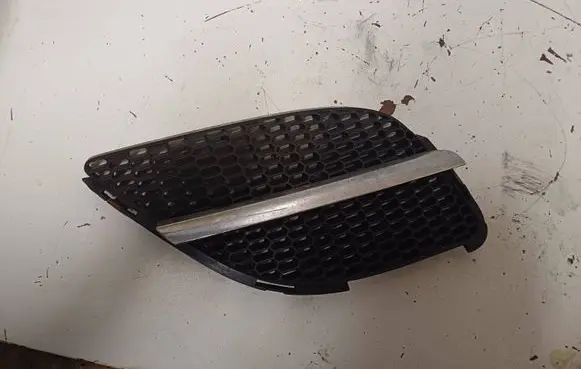 Nissan Primera Front bumper lower grill rh62320bn700