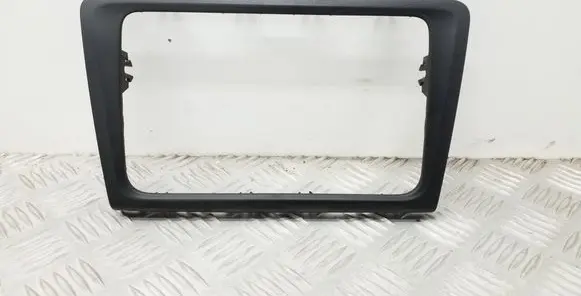 Skoda Rapid (NH) Radio/GPS head unit trim 5JA858415