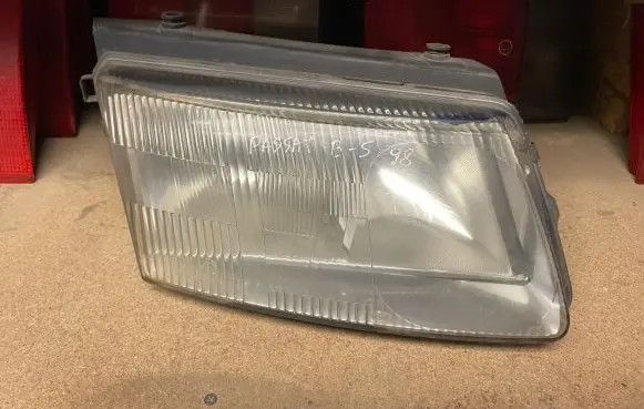 Volkswagen PASSAT B5 Headlight/headlamp 14742600