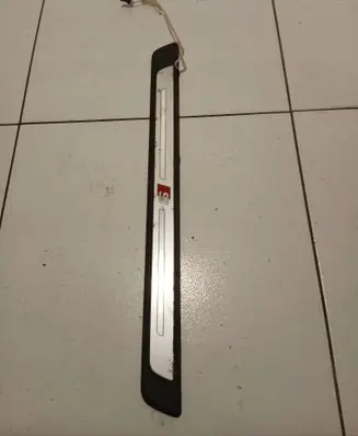 Audi A3 S3 8V Front sill trim cover 8V4947418 603137