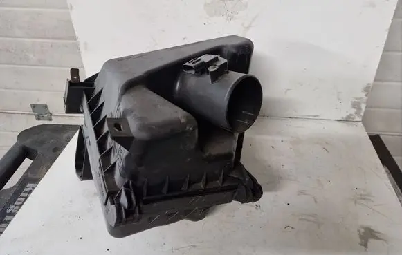 Toyota Avensis T270 Mass air flow meter 2220426010