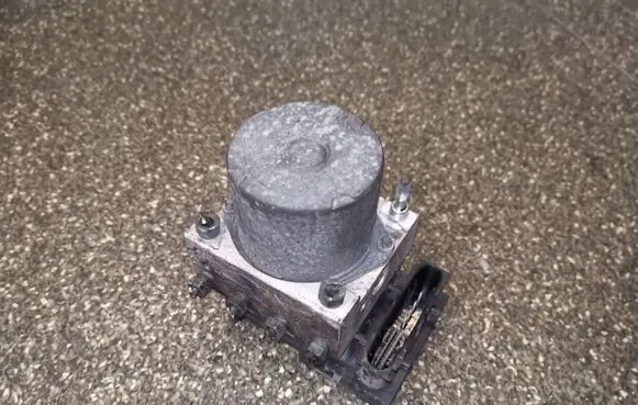 Nissan Primera ABS Pump 0265800334