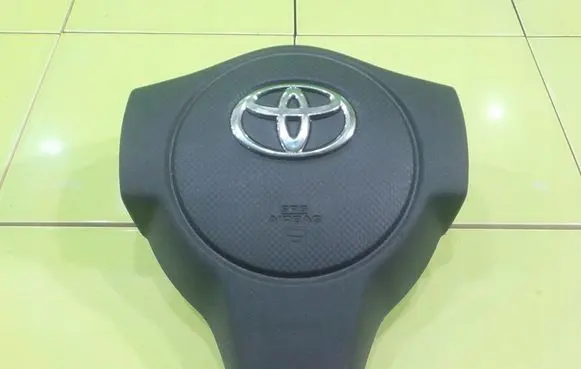 Toyota Urban Cruiser (XP110) Steering wheel airbag 