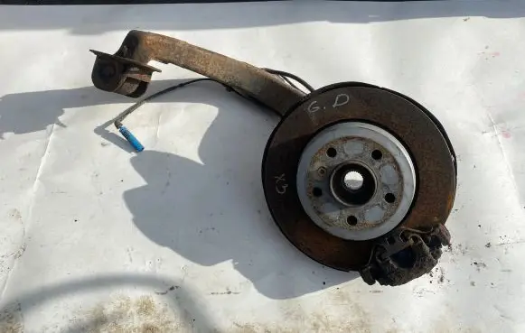 BMW X3 E83 Rear wheel hub spindle/knuckle 34132520 201969G