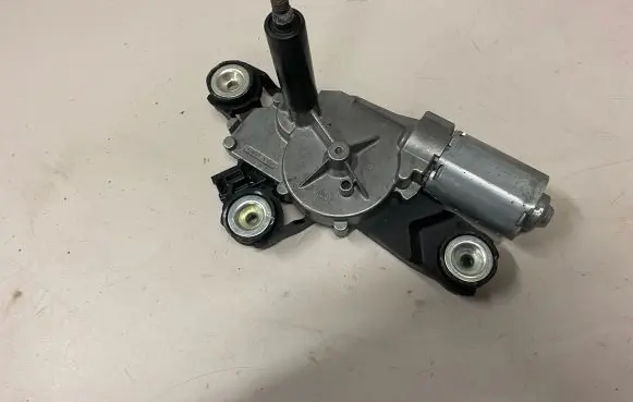 Ford Focus Rear window wiper motor BV6117K441AA 0390201205 0000132V