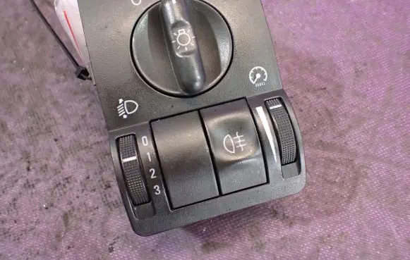 Opel Combo C Light switch 9116614