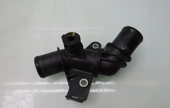 Mazda CX-30 Engine coolant pipe/hose